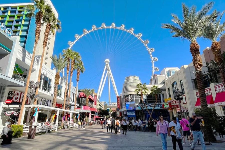 33 Free Things to Do in Las Vegas on a Budget!