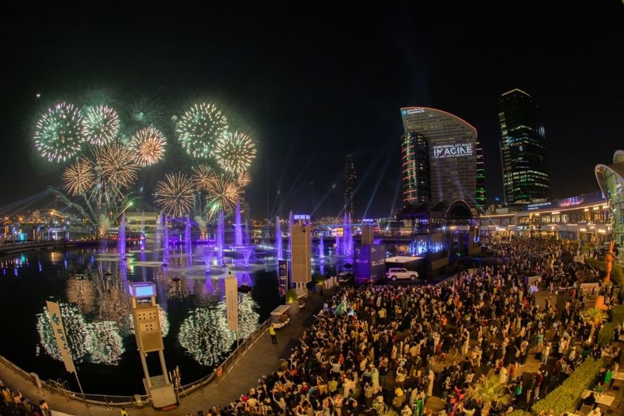 Dubai Festival City: Family Fireworks & Free Concerts at Shopping Festival Finale
