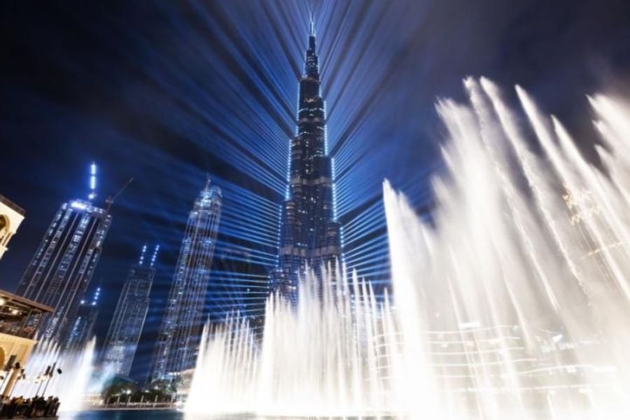 Dubai Fountains Pauses for Renovation: Watch Residents and Tourists View Final Show